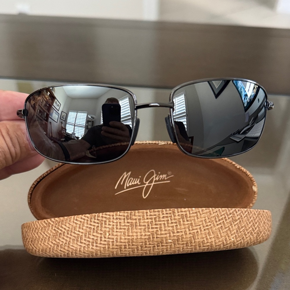 Maui Jim Sleek Sunglasses MJ-206-02 Case included